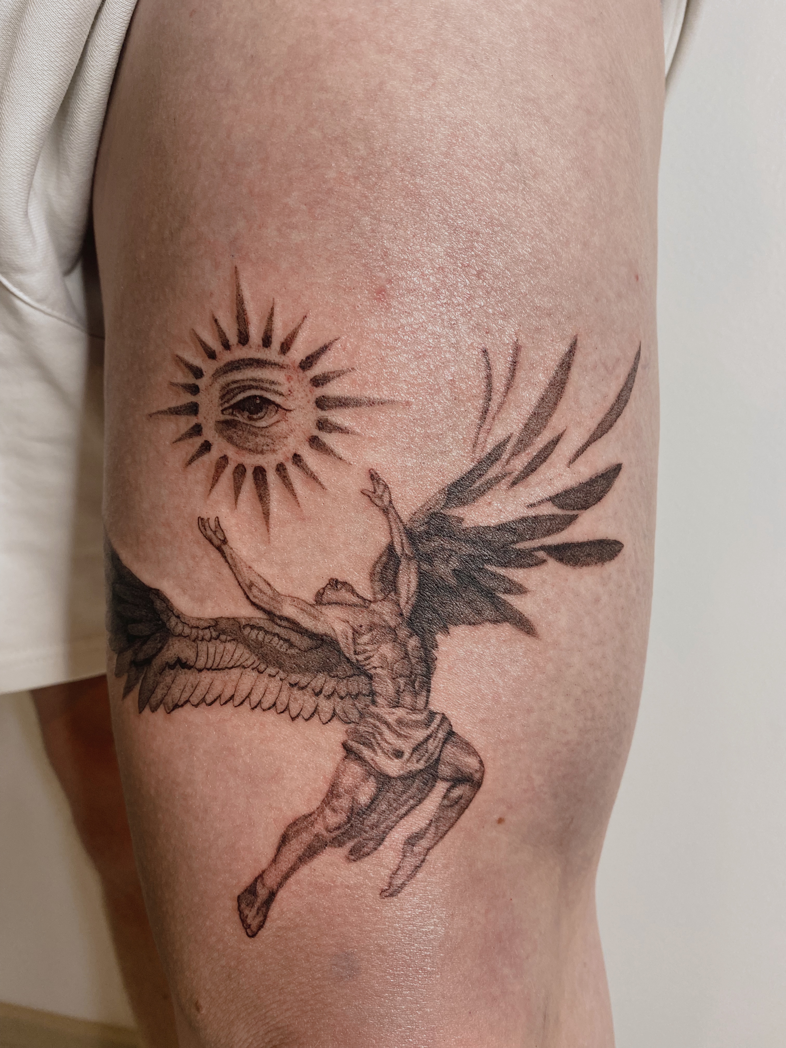 Tattoo-Helsinki-Realistic-Minirealism-greek-mythology-hercules--scaled.jpg