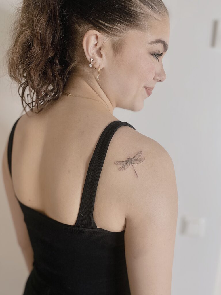 Tattoo-Helsinki-blackwork-dragonfly-realistic-scaled.jpg