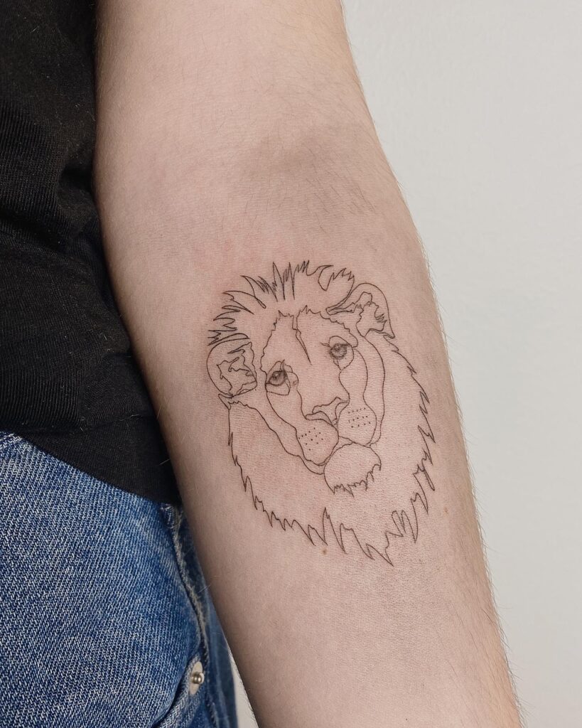 Tattoo-Helsinki-linework-lion.jpg