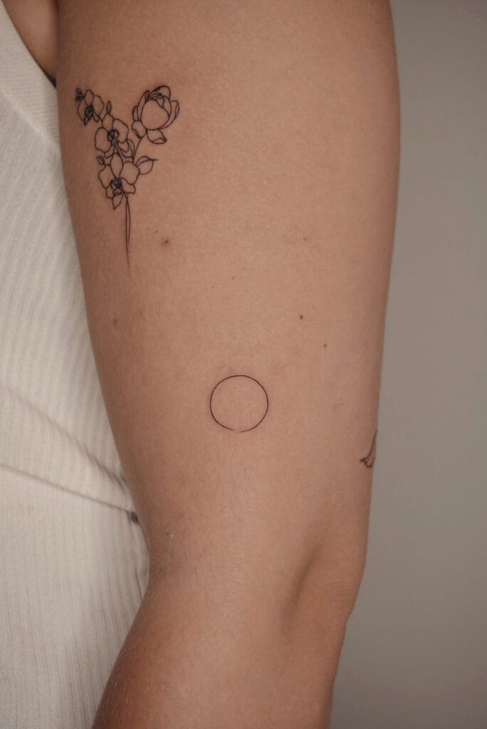 tattoohelsinki-circle-fineline-tattoo-design.jpg