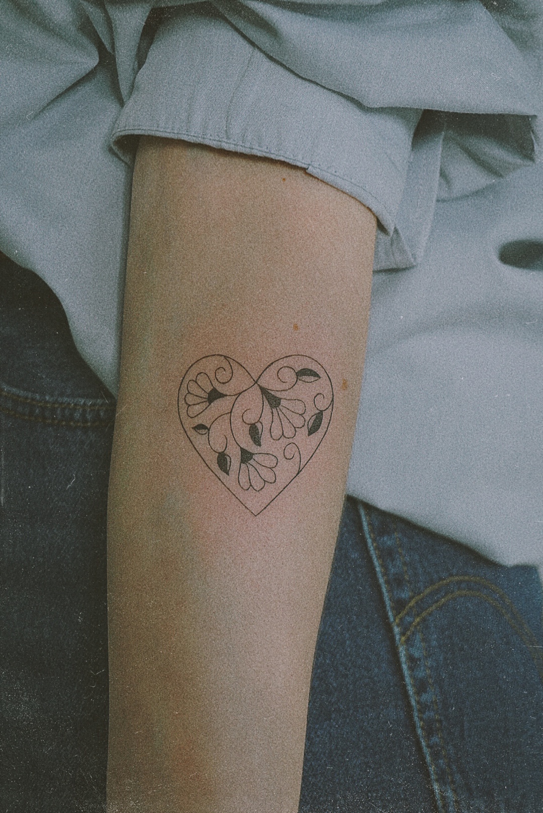 tattoohelsinki-fineline-tattoo-heart-details.jpg