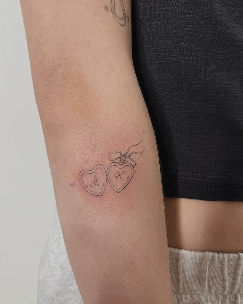 tattoohelsinki-finelineheart.jpg