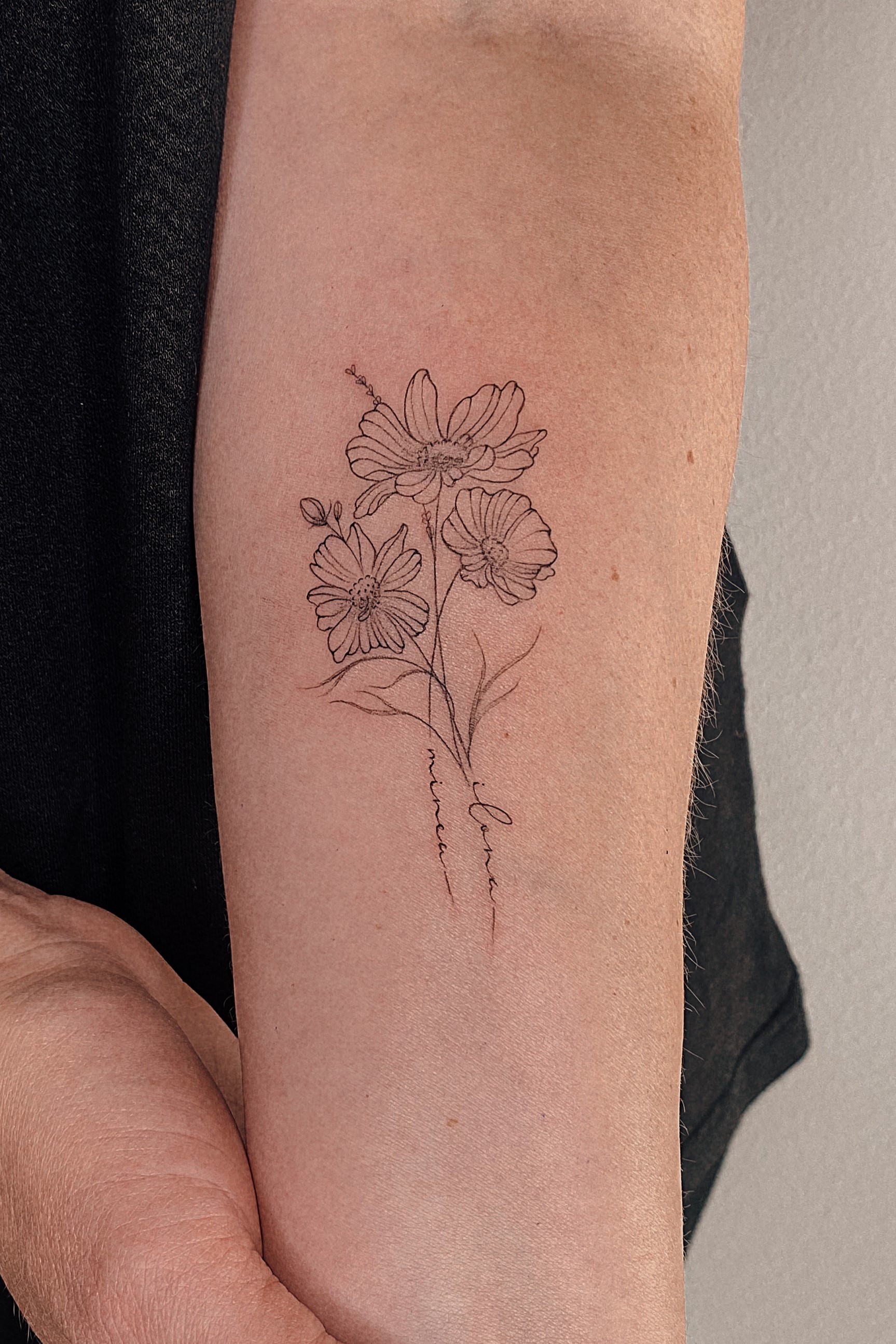 attoohelsinki-floral-fineline-tattoo-design-arm-bouquet-scaled.jpg