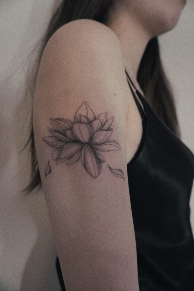 tattoohelsinki-floral-fineline-tattoo-design6.jpg