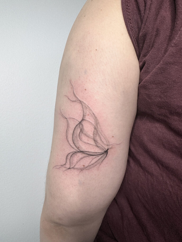 tattoohelsinki-smoke-abstract-design-butterflies-scaled.jpg